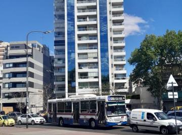 Departamento en Alquiler de 3 ambientes  · Alquiler 3 Ambientes – Piso Alto con Vista Abierta – Av Díaz Vélez 4900, Caba
