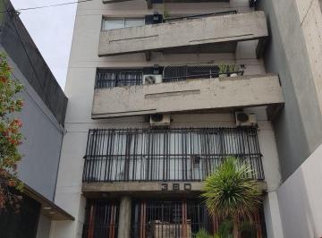 Departamento · 78m² · 3 Ambientes · 1 Cochera · Hermoso Departamento 3 Ambientes con Cochera en Banfield Este