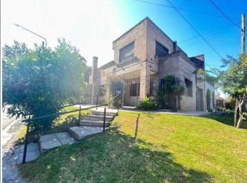 Casa · 200m² · 4 Ambientes · 3 Cocheras · Venta Casa 4 Ambientes Ituzaingó