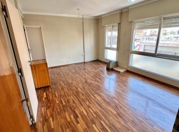 Departamento · 69m² · 5 Ambientes · 1 Cochera · Centro - Reciclado - Frente Luminoso