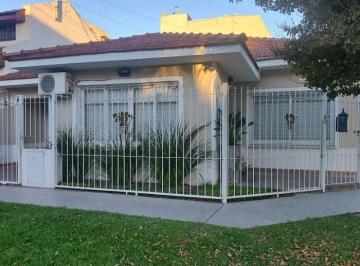 PH de 4 ambientes, Morón · Casa 4 Ambientes en Haedo, Planta Baja, Excelente Estado