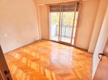 Departamento de 3 ambientes, Almagro · Excelente 3 Ambientes. Al Frente con Balcón. Muy Luminoso. Zona Almagro