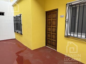 Departamento · 30m² · 2 Ambientes · Departamento en Alquiler 2 Amb a 400 m del Tren.
