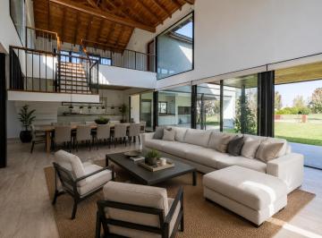 Casa · 260m² · 7 Ambientes · 2 Cocheras · Venta - Casa Tres Dorm. a Estrenar - La Rinconada