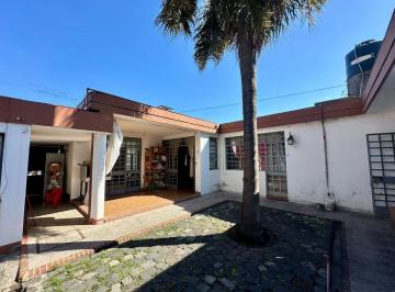Casa de 7 ambientes, San Miguel de Tucumán · Venta Casa Zona Av America. Terreno 920 m²