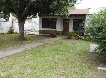 Casa · 462m² · 3 Ambientes · 3 Cocheras · Venta de Casa 4 Ambientes Cochera Patio y Monoambiente en Planta Alta - Morón