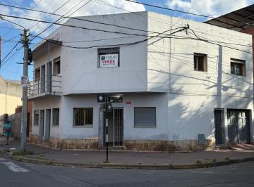 Casa de 8 ambientes, Salta · Casa Esquina Florida 904