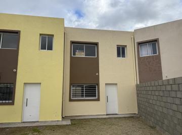 Casa · 80m² · 3 Ambientes · 1 Cochera · Venta Duplex 2 Dorm. Valle Cercano