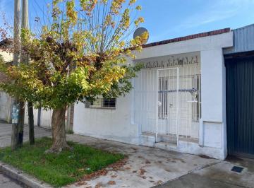 Casa · 70m² · 3 Ambientes · Alquiler Casa 3 Amb con Patio Quilmes