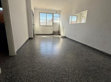 Departamento de 5 ambientes, Tigre · Alquiler de Dpto. de 5 Amb en Pta. Alta Para Uso Comercial o Profesional