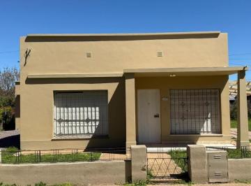 Casa · 115m² · 4 Ambientes · 1 Cochera · Casa Open Door