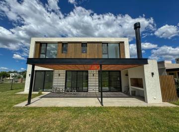 Casa · 165m² · 5 Ambientes · Casa en Venta en Santo Tomas, Pilar, G. B. a. Zona Norte