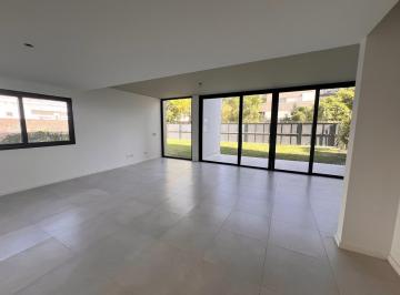 Departamento · 149m² · 5 Ambientes · Departamento 4 Ambientes Dependencia con Jardín en Nuevo Beccar Central