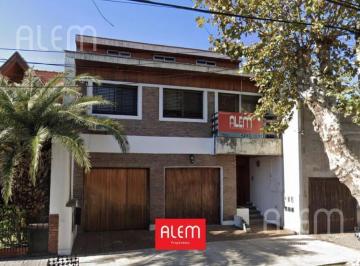 PH · 138m² · 4 Ambientes · 1 Cochera · PH de 3 Ambientes en Venta en Lomas de Zamora