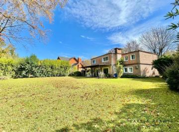 Casa · 270m² · 8 Ambientes · 2 Cocheras · Casa en Venta en Pilar, Club de Campo Pilar del Lago