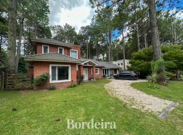 Casa · 184m² · 5 Ambientes · 1 Cochera · Casa en Venta en Pinamar Norte