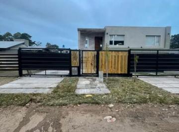 Casa · 280m² · 6 Ambientes · Venta de Casa en Villa Gesell