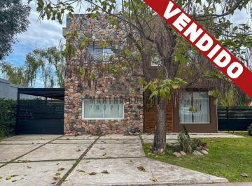 Casa · 250m² · 4 Ambientes · 1 Cochera · Casa en Venta en Los Tilos, La Cañada de Pilar, Pilar