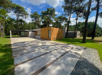 Casa · 190m² · 5 Ambientes · 2 Cocheras · Casa Venta Pinamar Alamos