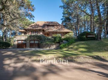 Casa · 515m² · 8 Ambientes · 4 Cocheras · Venta Casa Pinamar Mas Dos Lotes Linderos Golf