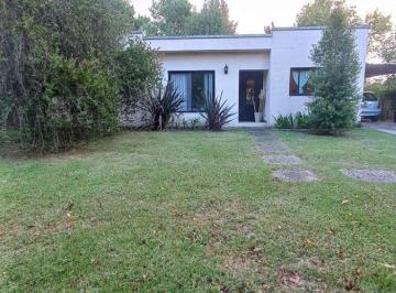 Casa · 122m² · 5 Ambientes · 1 Cochera · Venta de Casa 4 Amb San Isidro Labrador 1 Planta