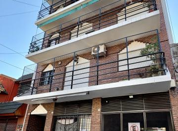 Departamento de 4 ambientes, Parque Avellaneda · Oportunidad - Departamento Al Frente con Cochera, Balcón & Baulera