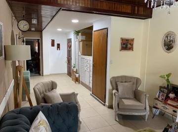 Departamento de 3 ambientes, La Matanza · Excelente Departamento 1º Piso Al Frente 3 Ambientes con Patio con Parrilla.