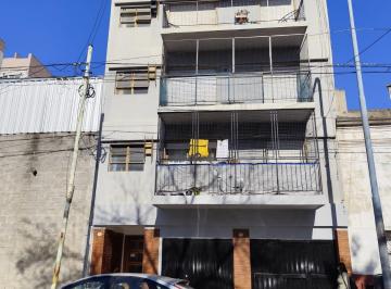 Departamento de 2 ambientes, Floresta · Floresta 2 Amb Muy Luminoso y Aireado a 200 m de Rivadavia