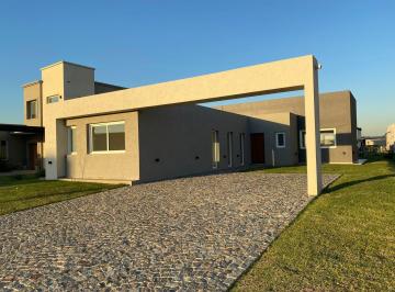 Casa de 4 ambientes, Ezeiza · Oportunidad! Hermosa Casa en San Felipe - Canning