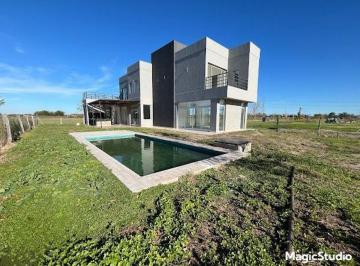 Casa · 200m² · 7 Ambientes · 4 Cocheras · Casa a Estrenar en Santa Isabel Etapa II