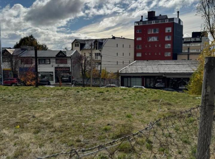 Terreno · 366m²