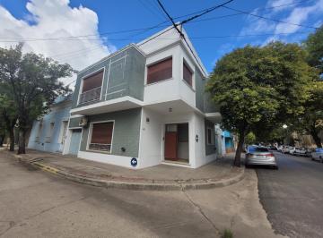 Casa · 160m² · 6 Ambientes · 2 Cocheras · Casa en Gualeguaychu