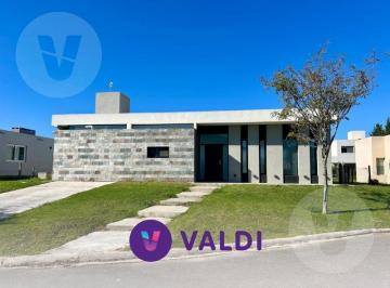 Casa · 166m² · 4 Ambientes · 2 Cocheras · Casa en Venta y Alquiler - Barrio Santa Ines, Canning