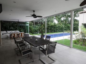 Casa · 565m² · 8 Ambientes · 2 Cocheras · Alquiler de Casa 8 Ambientes con Pileta en Olivos Golf Club