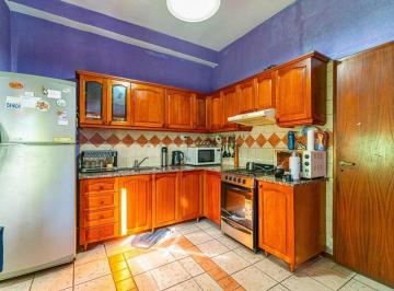 Casa · 80m² · 4 Ambientes · 1 Cochera · Casa en Venta 2 Dorm. con Cochera