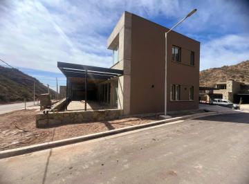 Casa de 3 ambientes, Las Heras · Hermosa Casa en B°privado Mendoza Norte