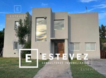 Casa · 180m² · 5 Ambientes · 4 Cocheras · Casa en Venta, 3 Dorm., Barrio Cerrado San Matías, Escobar