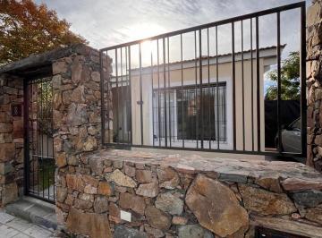 Casa de 4 ambientes, Tandil · Casa en Venta en Excelente Zona!