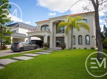 Casa · 272m² · 5 Ambientes · 1 Cochera · Casa en Venta 5 Ambientes en Saint Thomas Oeste