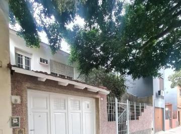 PH de 4 ambientes, Villa Real · PH 4 Amb con Patio y Cochera - Zona Villa Real