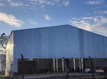Bodega-Galpón · 248m² · 6 Cocheras · Local con Excelente Ubicación en Panamericana y 202