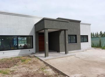 Casa · 207m² · 5 Ambientes · 3 Cocheras · Haras del Sur III