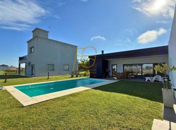 Casa · 140m² · 4 Ambientes · 1 Cochera · Venta Casa 4 Ambientes - San Lucas, Canning