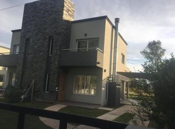 Casa · 207m² · 3 Ambientes · 1 Cochera · Venta Casa 3 Amb. Estrenar El Moro - m. Paz A. Credit
