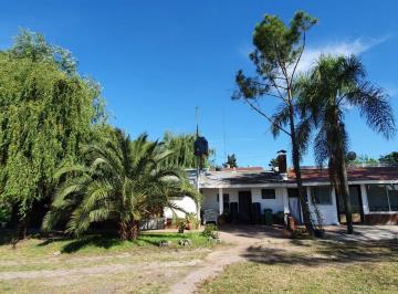 Quinta vacacional · 155m² · 2 Dormitorios · 3 Cocheras · Terrenos en Venta Sobre Camino de Cintura