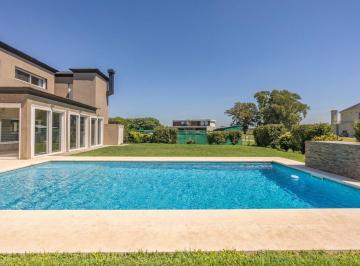 Casa · 320m² · 5 Ambientes · 2 Cocheras · Casa 5 Ambientes en Venta La Providencia Canning