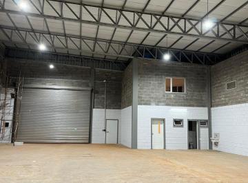 Bodega-Galpón , Posadas · Depósito con Oficinas en Esquina, a Estrenar!