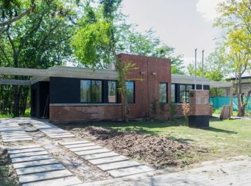 Casa · 44m² · 2 Ambientes · 1 Cochera · Casa 2 Ambientes en Venta en San Vicente en Obra