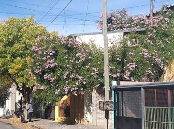 Casa · 104m² · 6 Ambientes · 1 Cochera · Casa Tipo Duplex en 827 Viviendas, en Gral. Roca