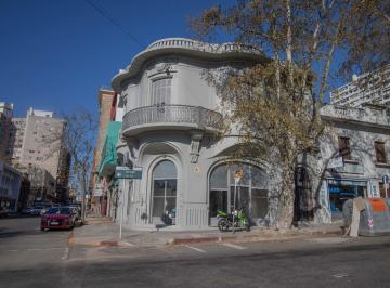 Local comercial · 238m² · Venta Casa y Local Centro 4 Dorm. 3 Baños